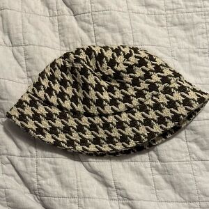 patterned bucket hat